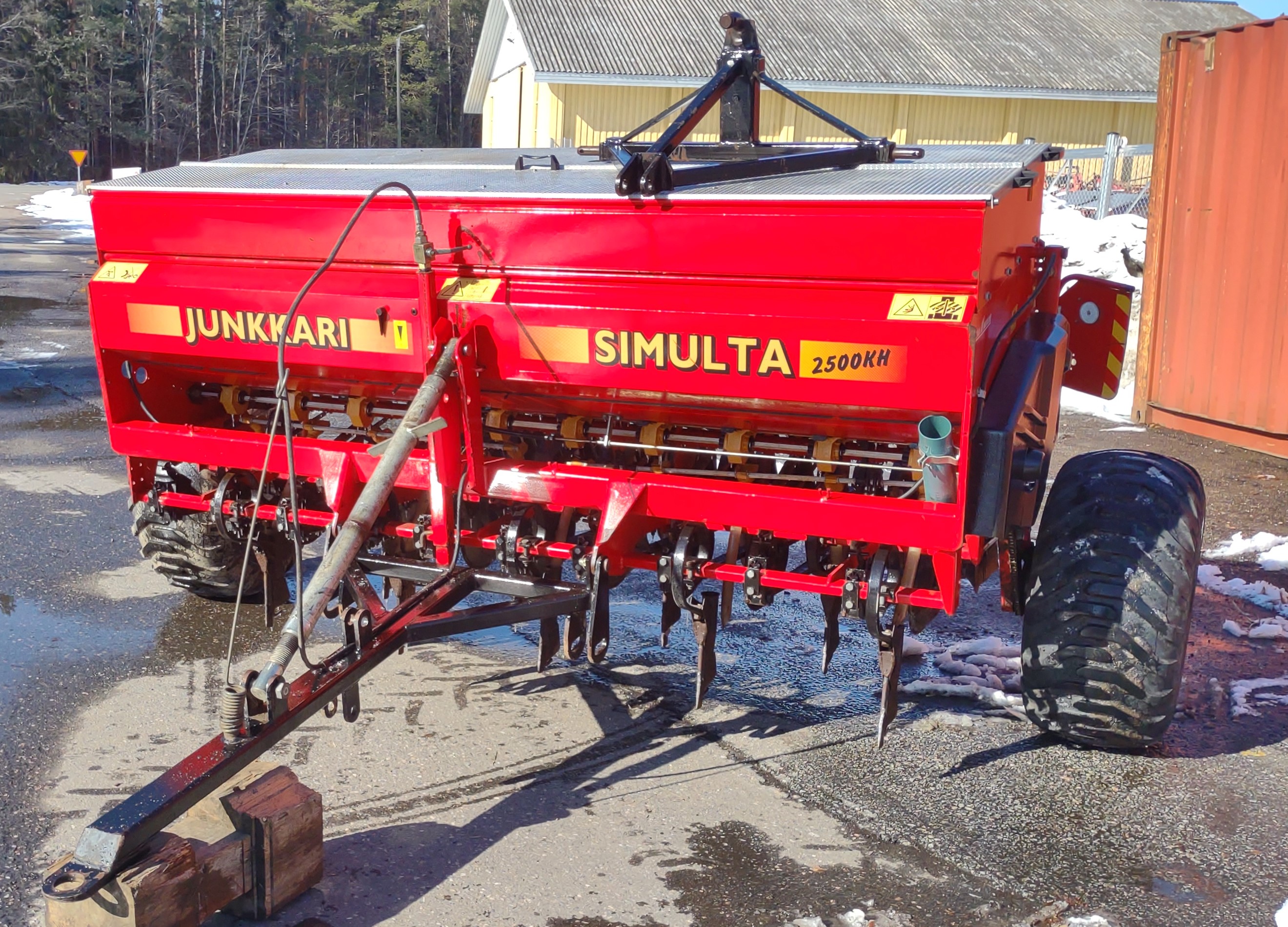 Junkkari Simulta KH2500 kylvölannoitin, käytetty 