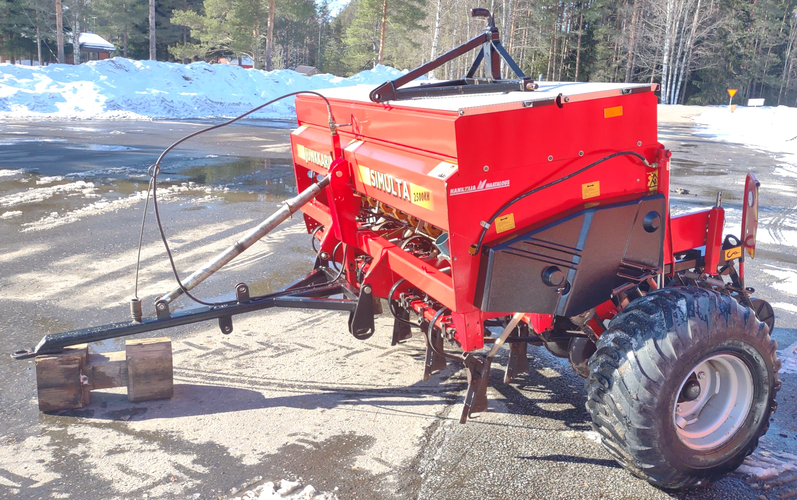Junkkari Simulta KH2500 kylvölannoitin, käytetty 