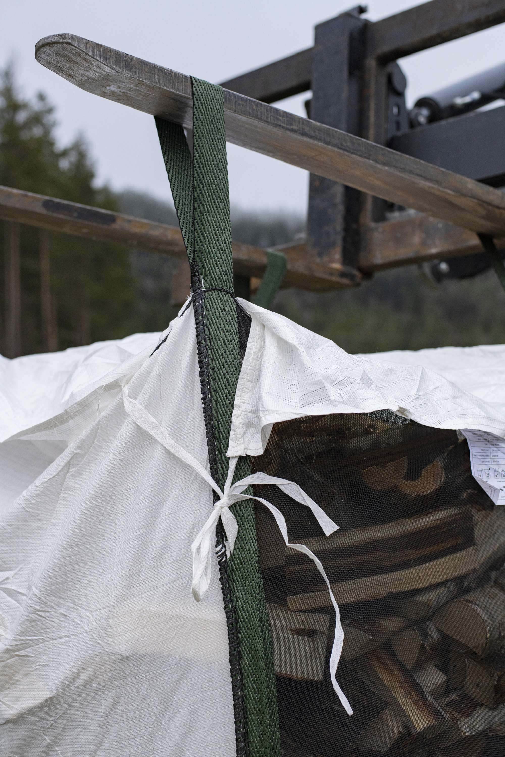 Suursäkki 1,5 m³ – kansiläpällä 