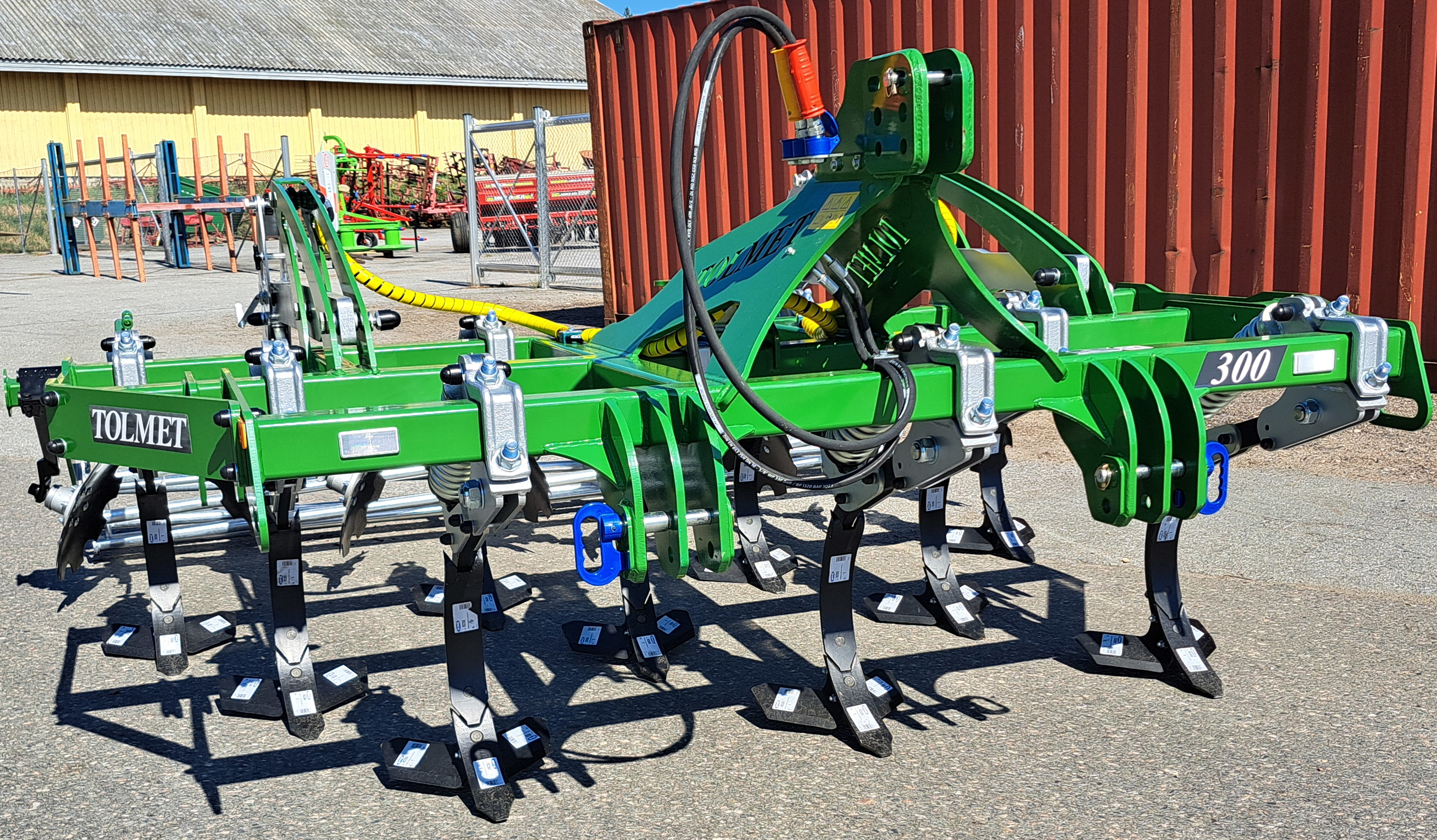 Delta 300 Hydraulinen hanhenjalkamuokkain pakkerilla