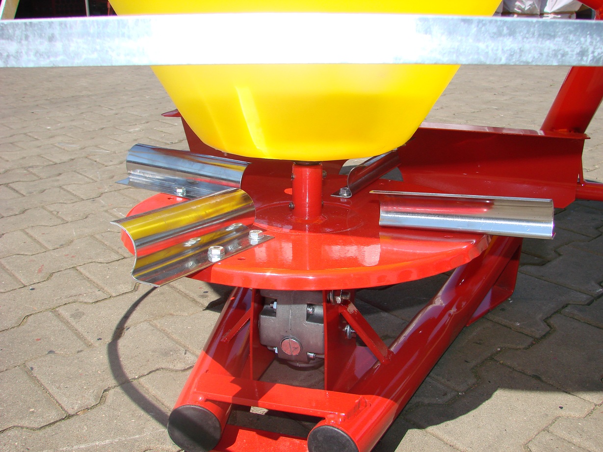 Lannoitteenlevitin JP hydraulisilla luukuilla