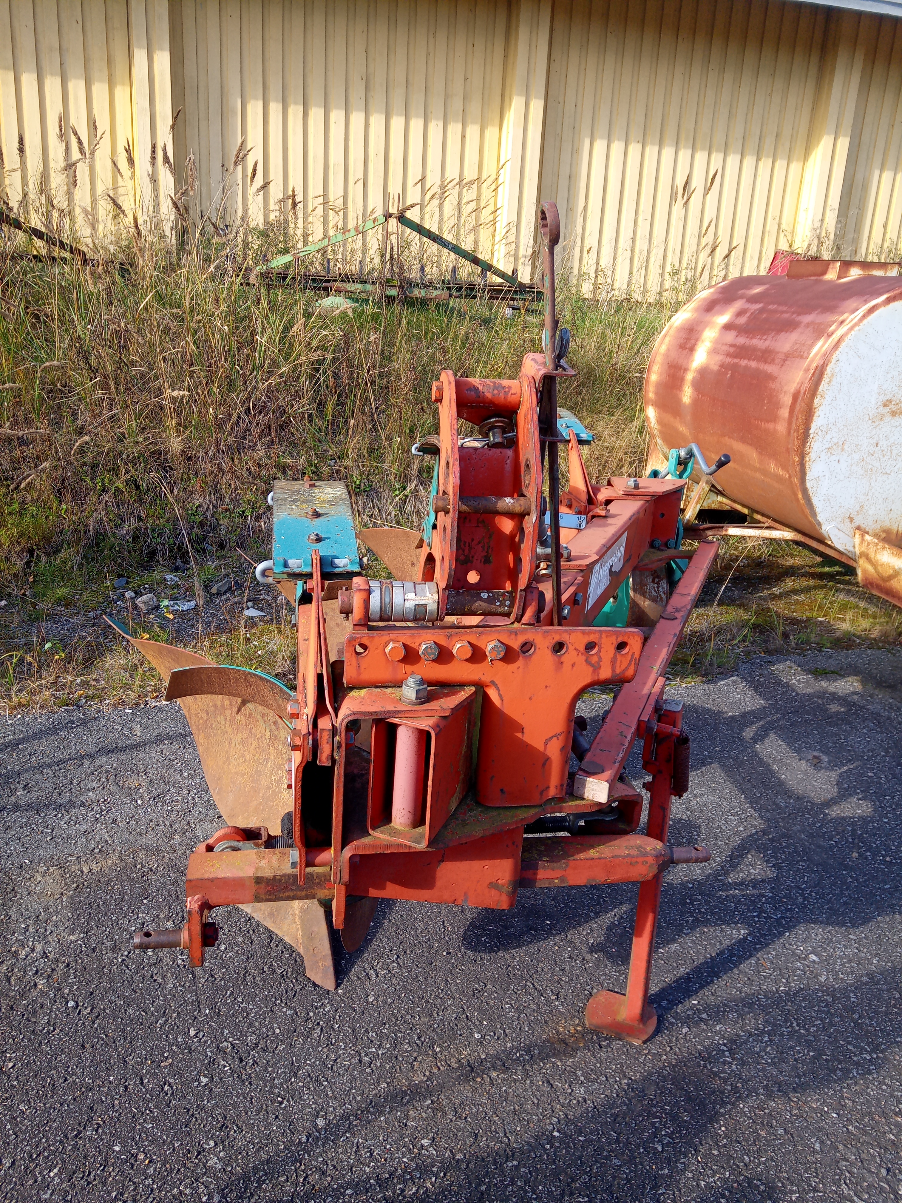 K Sarka-aura Kverneland AB 85-8