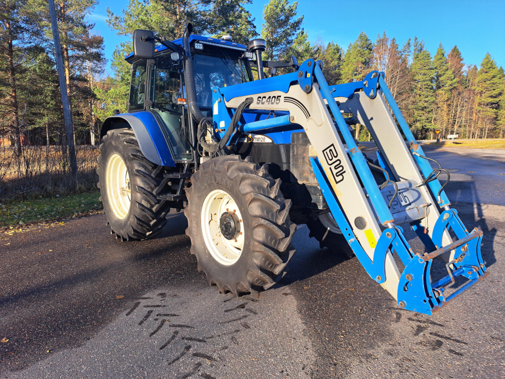 New Holland TM 125 traktori, käytetty