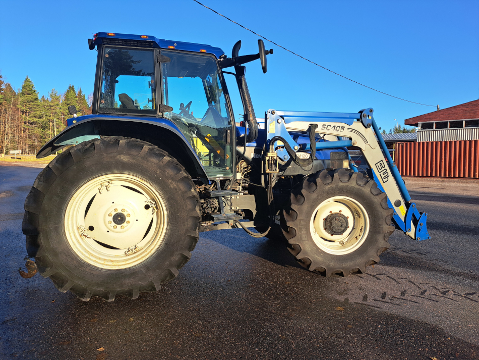 New Holland TM 125 traktori, käytetty