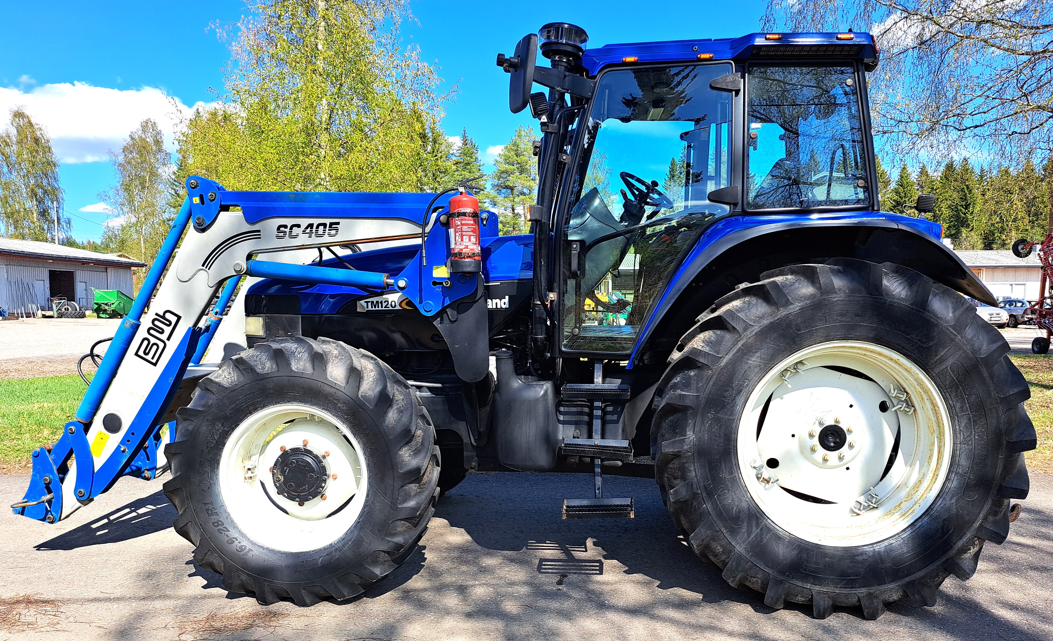 New Holland TM 125 traktori, käytetty