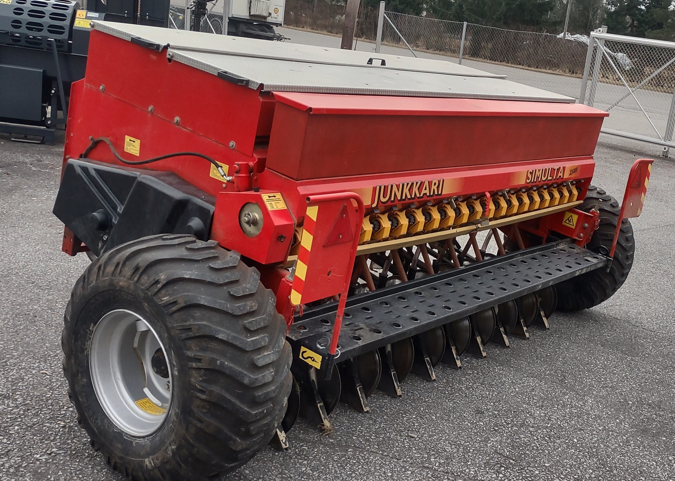 Simulta 2500KH PS-laitteella, käytetty